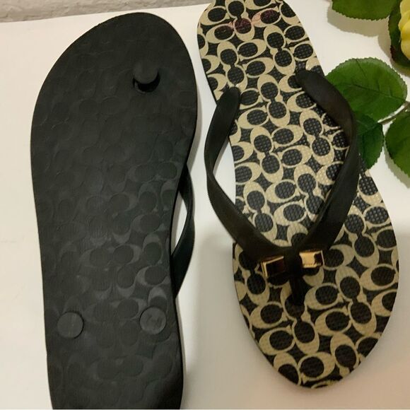 Coach Amel Black and Tan Rubber Signature C Flip Flop Sandals Silver Bow … - Picture 9 of 12